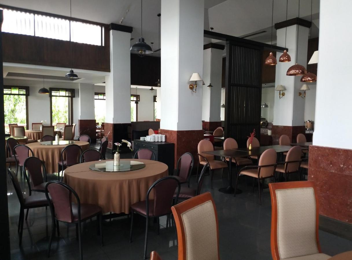 Songphanburi Hotel Супханбури Экстерьер фото