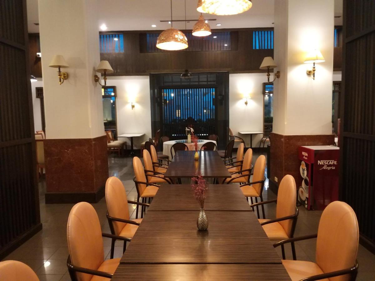 Songphanburi Hotel Супханбури Экстерьер фото