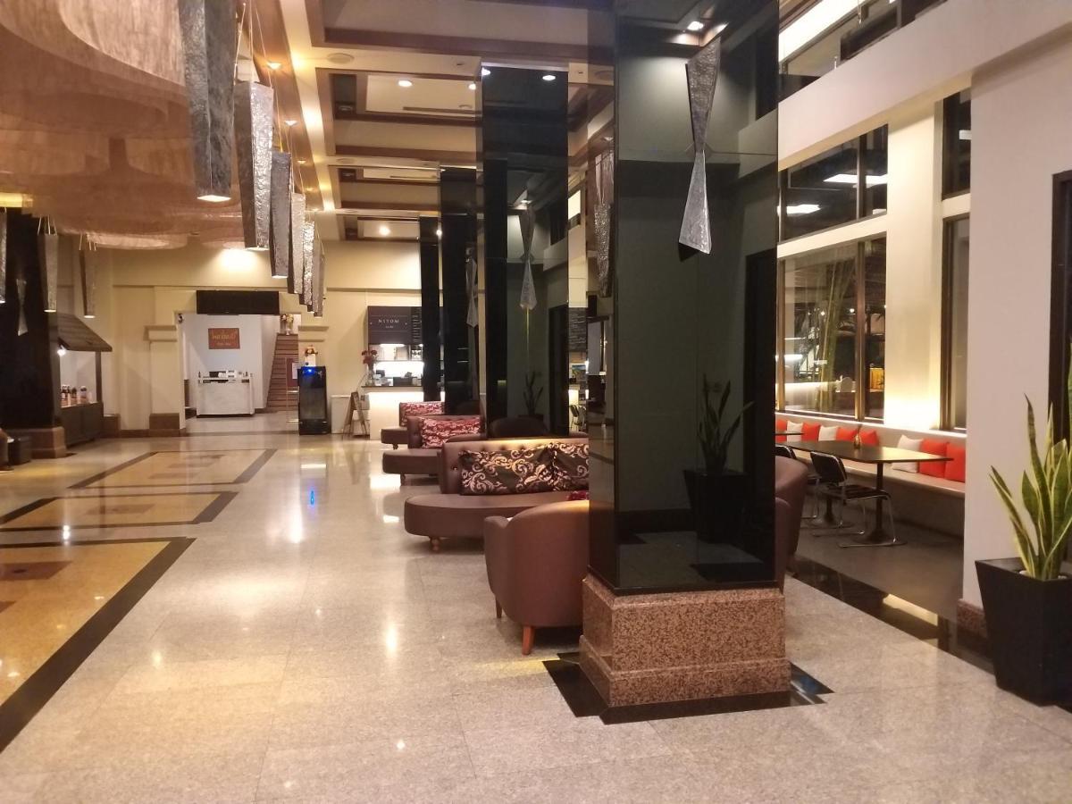 Songphanburi Hotel Супханбури Экстерьер фото