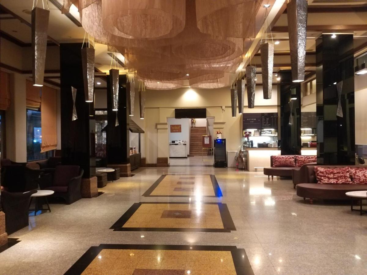 Songphanburi Hotel Супханбури Экстерьер фото