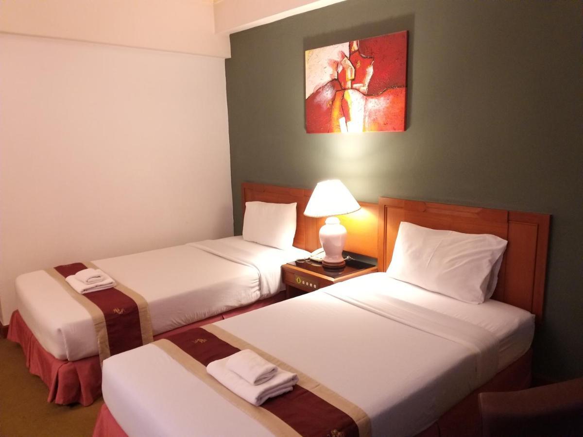Songphanburi Hotel Супханбури Экстерьер фото