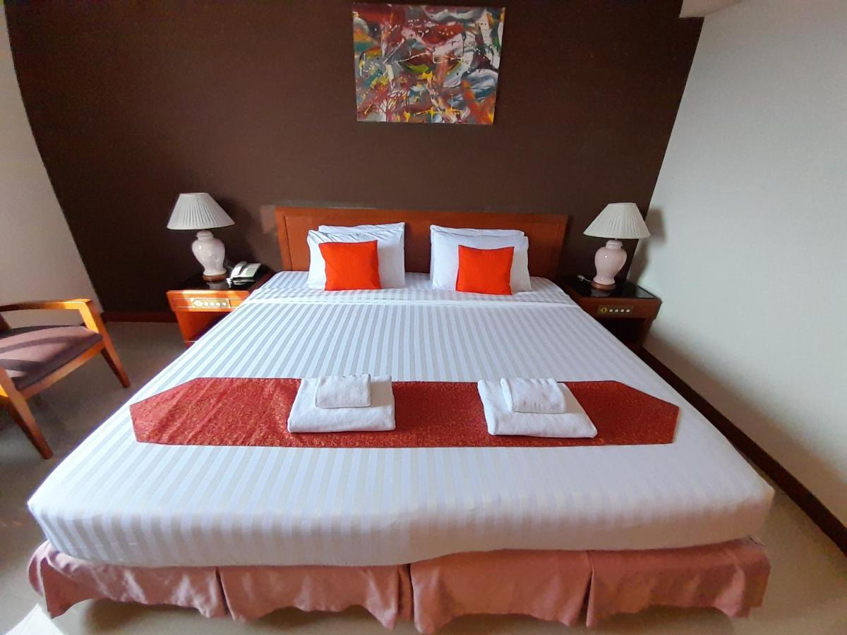 Songphanburi Hotel Супханбури Экстерьер фото