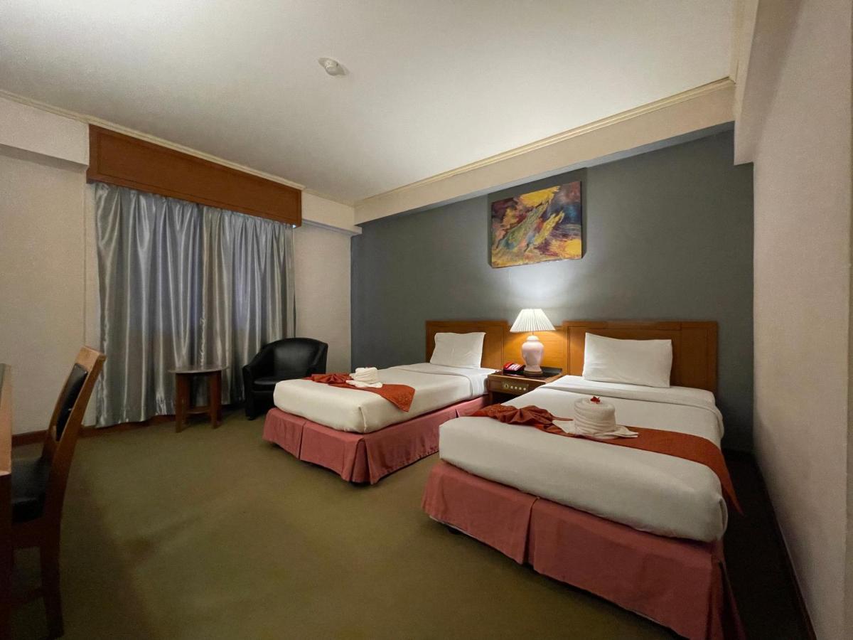 Songphanburi Hotel Супханбури Экстерьер фото