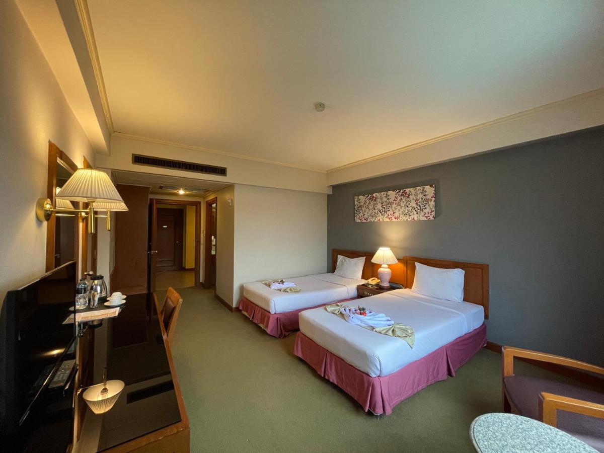 Songphanburi Hotel Супханбури Экстерьер фото