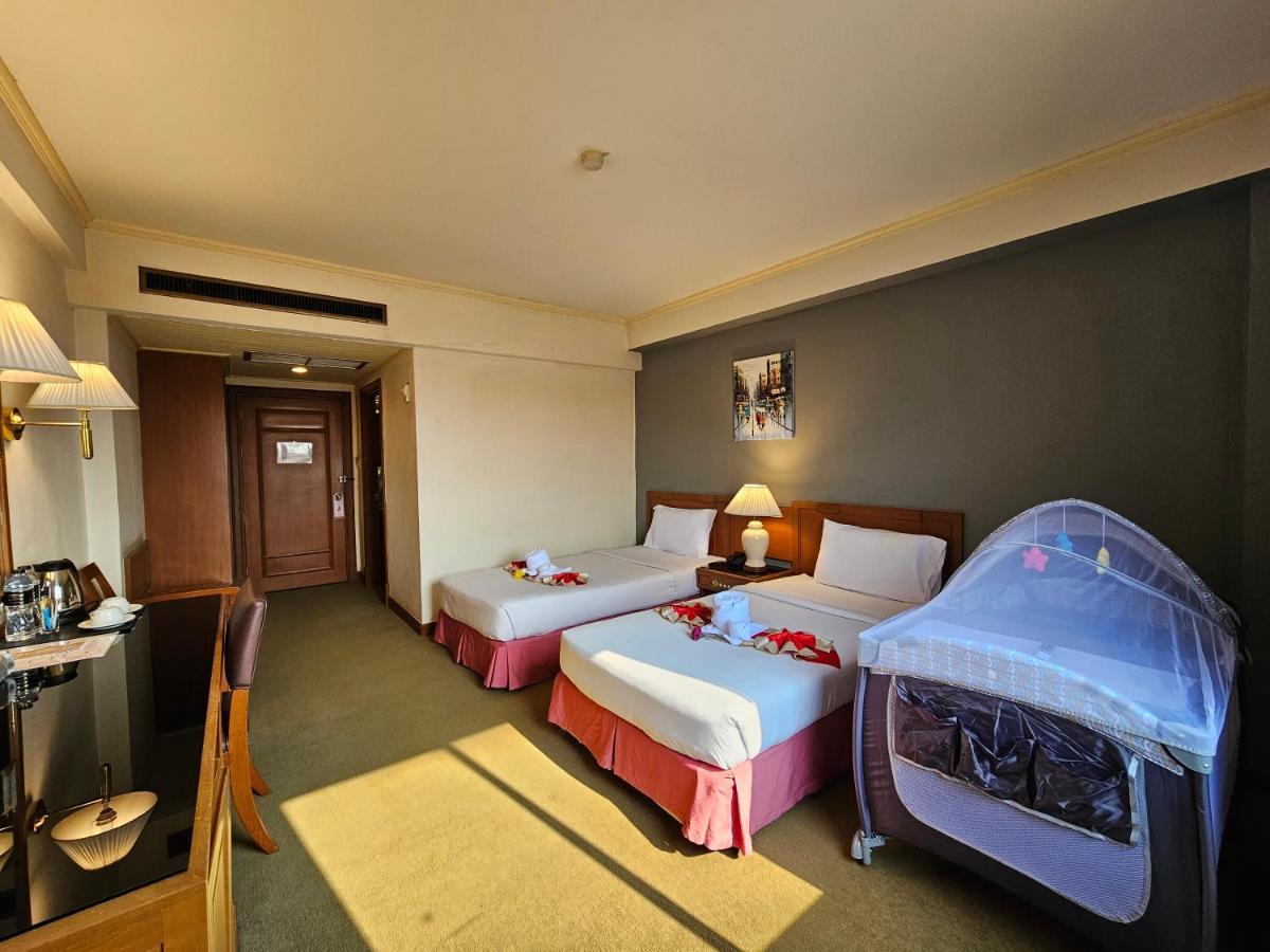 Songphanburi Hotel Супханбури Экстерьер фото