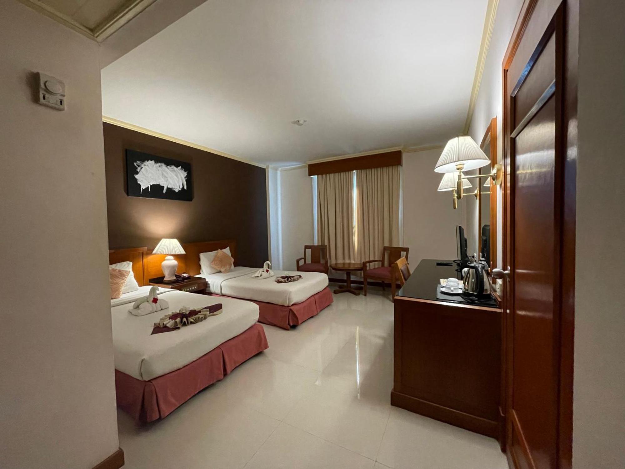 Songphanburi Hotel Супханбури Экстерьер фото