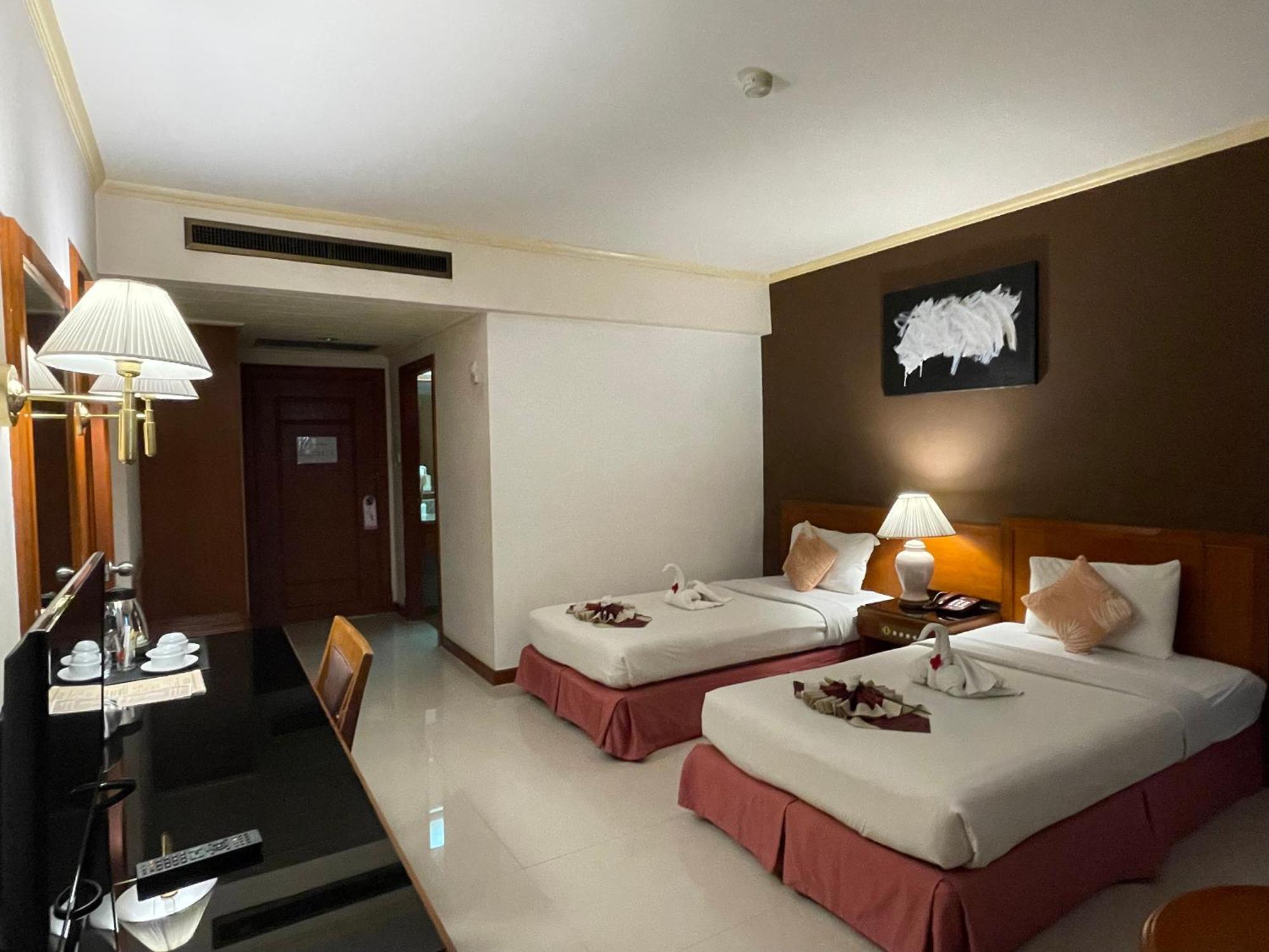 Songphanburi Hotel Супханбури Экстерьер фото
