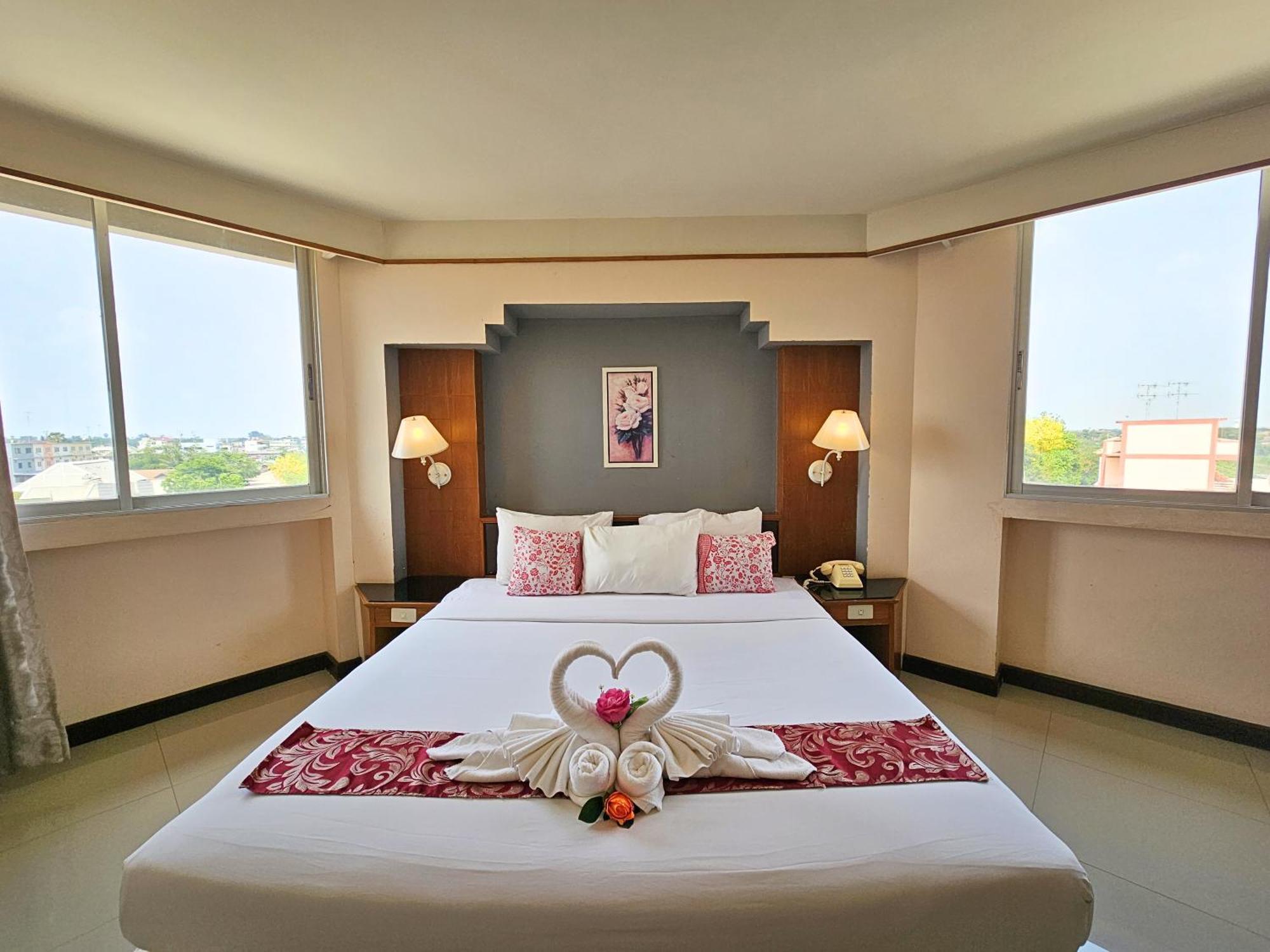 Songphanburi Hotel Супханбури Экстерьер фото