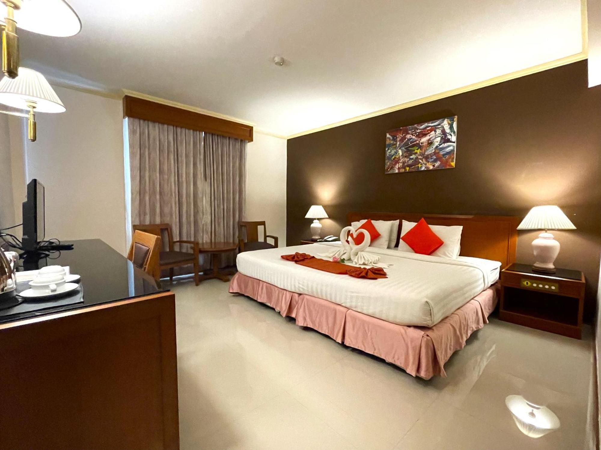 Songphanburi Hotel Супханбури Экстерьер фото