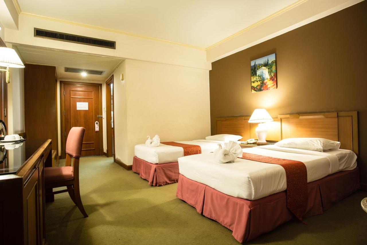 Songphanburi Hotel Супханбури Экстерьер фото