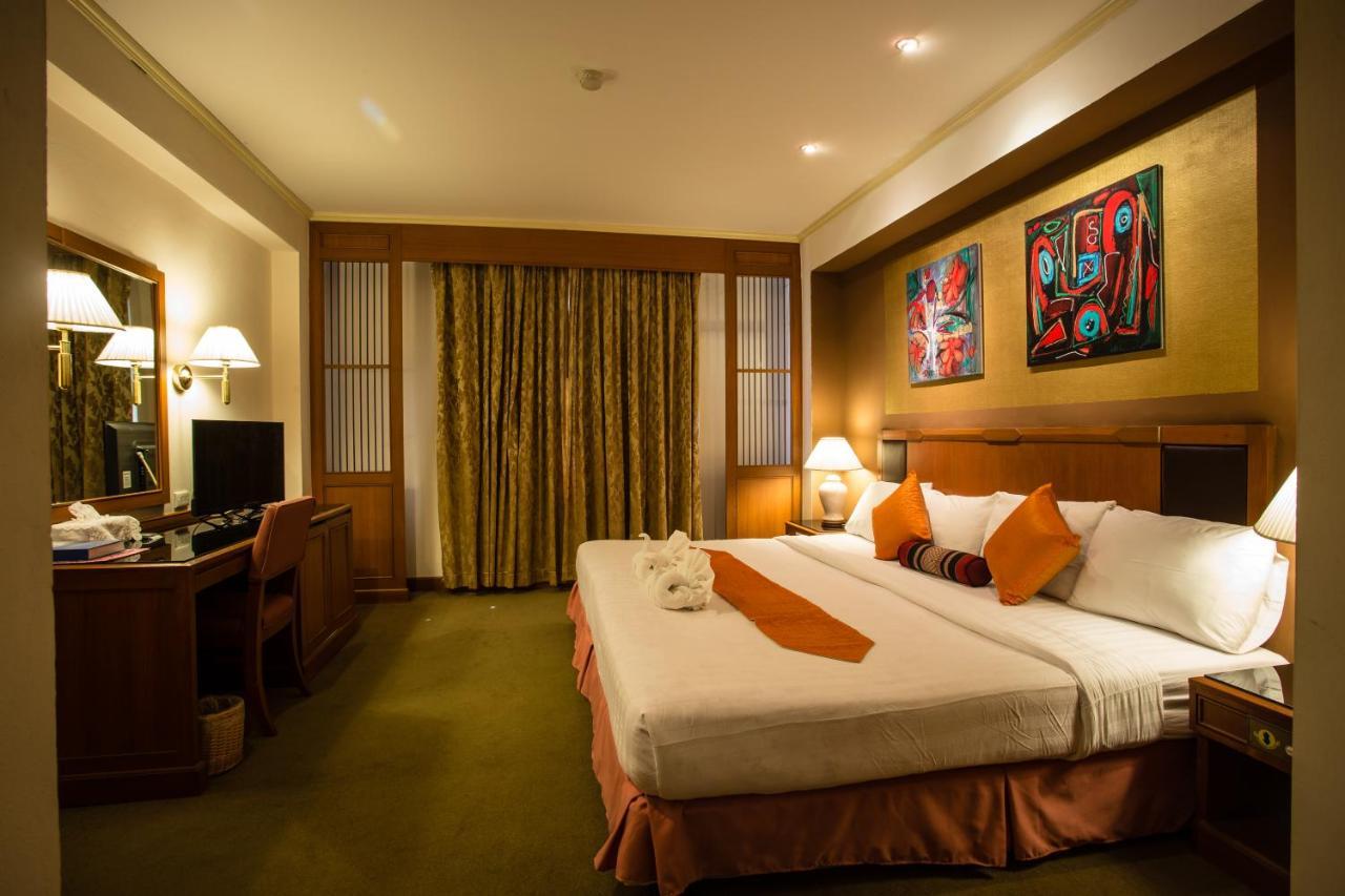 Songphanburi Hotel Супханбури Экстерьер фото