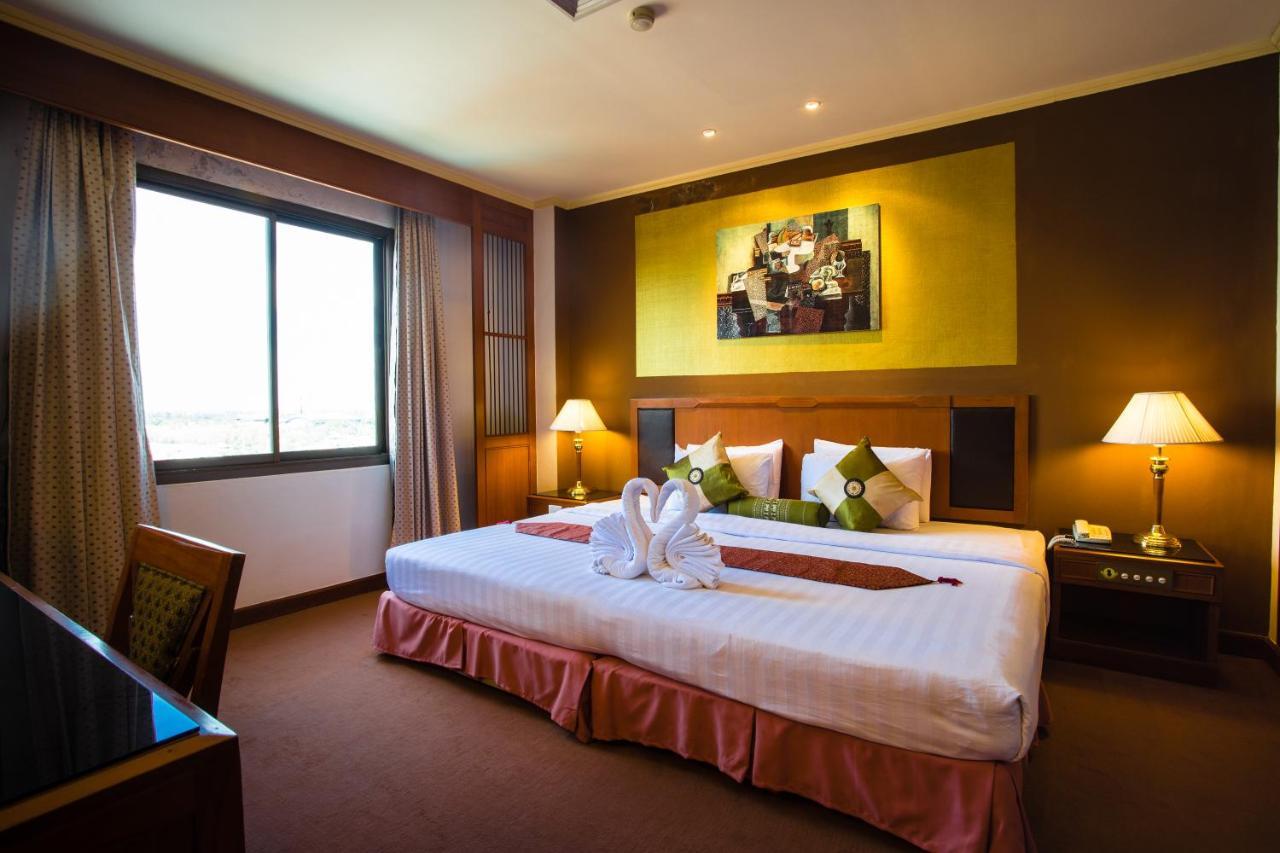Songphanburi Hotel Супханбури Экстерьер фото